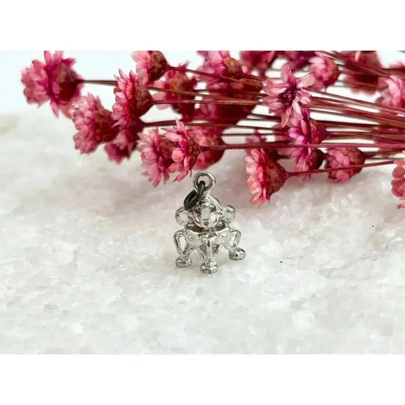 Vintage Silver Toned Unusually Shaped Charm | trinket | pendanr - Picture 2 of 6